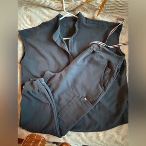 Charcoal gray pride edition scrub set! Rafaela Top large & LP Zamora Pants